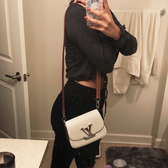 ✨SOLD✨ RARE✨ LOUIS VUITTON Vivienne Box Chain Louise Bag - Picture 8 of 8